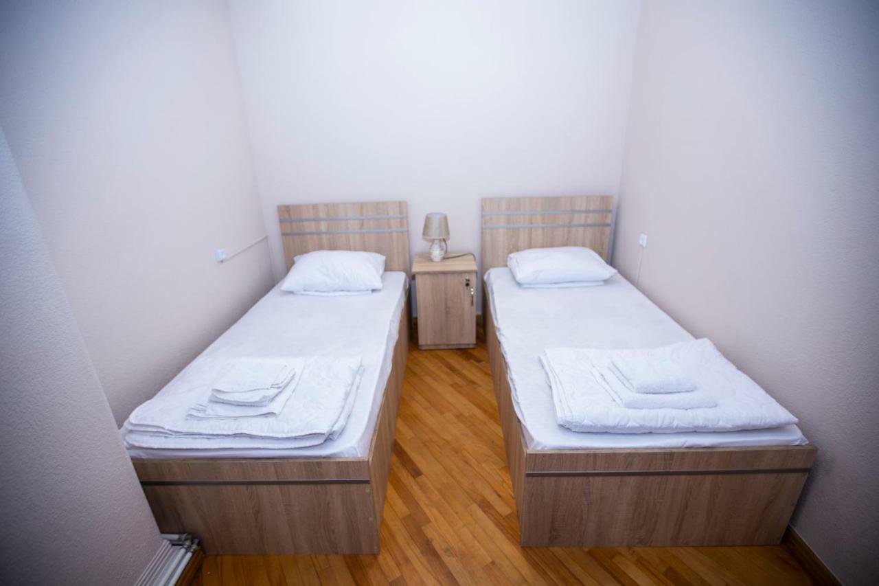 Sweet Sleep Hostel เยเรวาน ภายนอก รูปภาพ